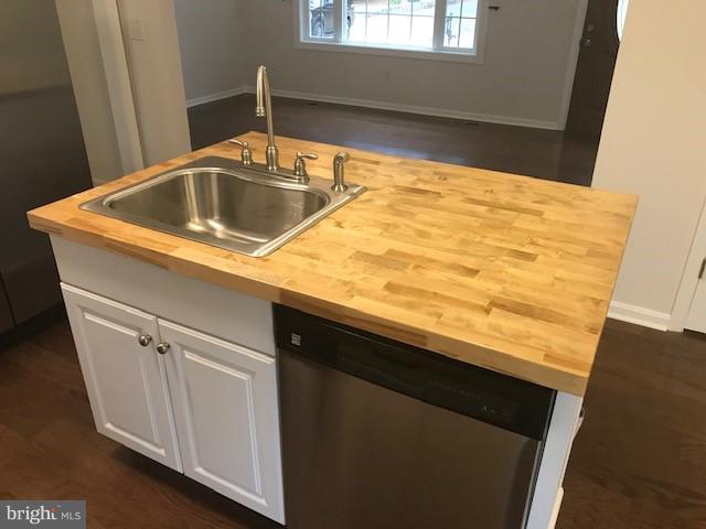 15690 Oakland Road Reva, VA 22735 - Photo 43 of 74 sink and dishwasher located in kitchen island