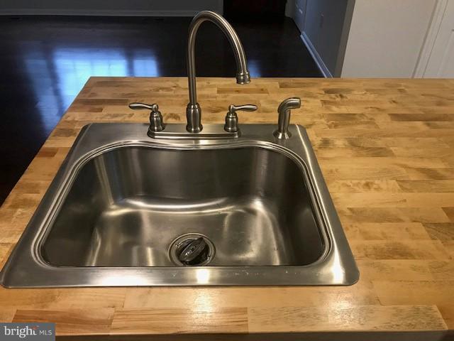 15690 Oakland Road Reva, VA 22735 - Photo 45 of 74 Nice large sink