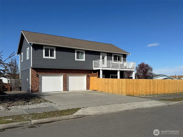 $475,000 | 700 West Fir Street, Sequim, WA 98382