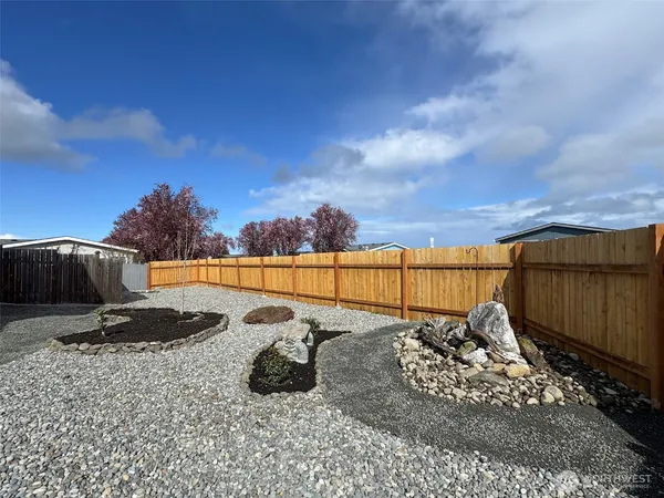 $475,000 | 700 West Fir Street, Sequim, WA 98382