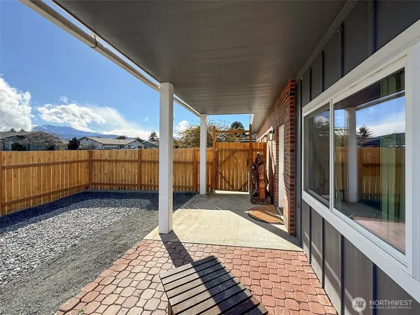 $475,000 | 700 West Fir Street, Sequim, WA 98382