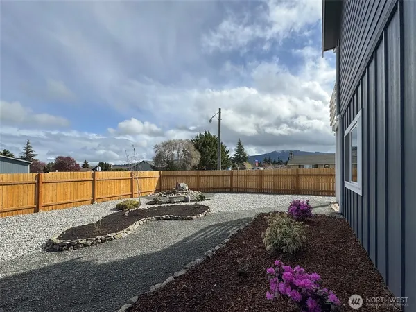 $475,000 | 700 West Fir Street, Sequim, WA 98382