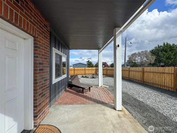 $475,000 | 700 West Fir Street, Sequim, WA 98382