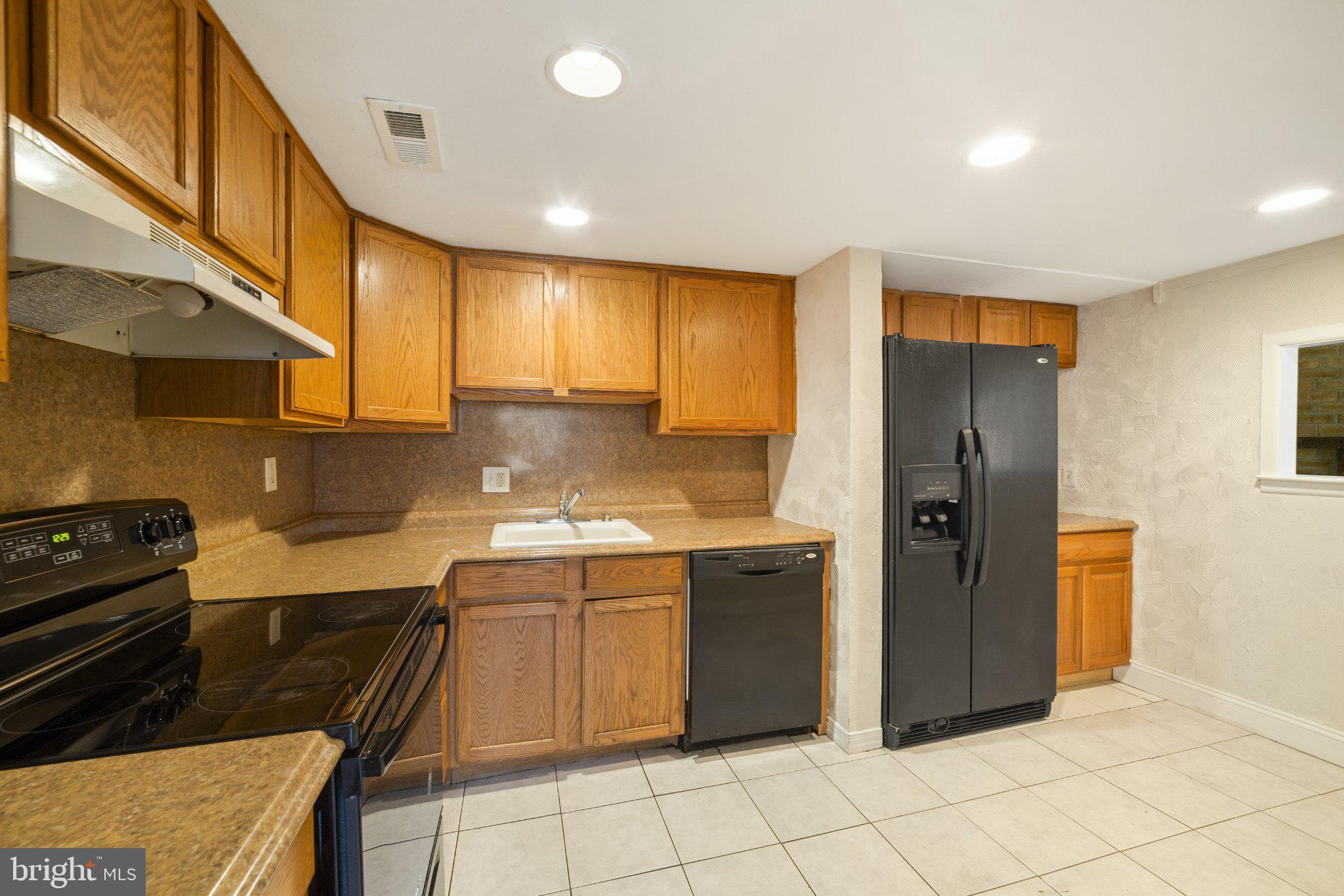 909 Timber Creek Road Lindenwold, NJ 08021 - Photo 7 of 23