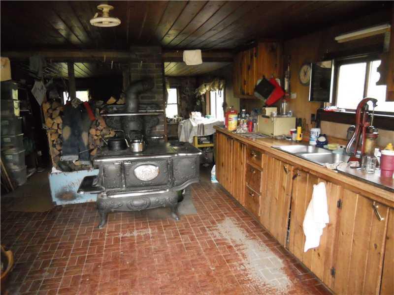 186 Eaton Road Dexter, ME 04930 - Photo 5 of 17 Kitchen.