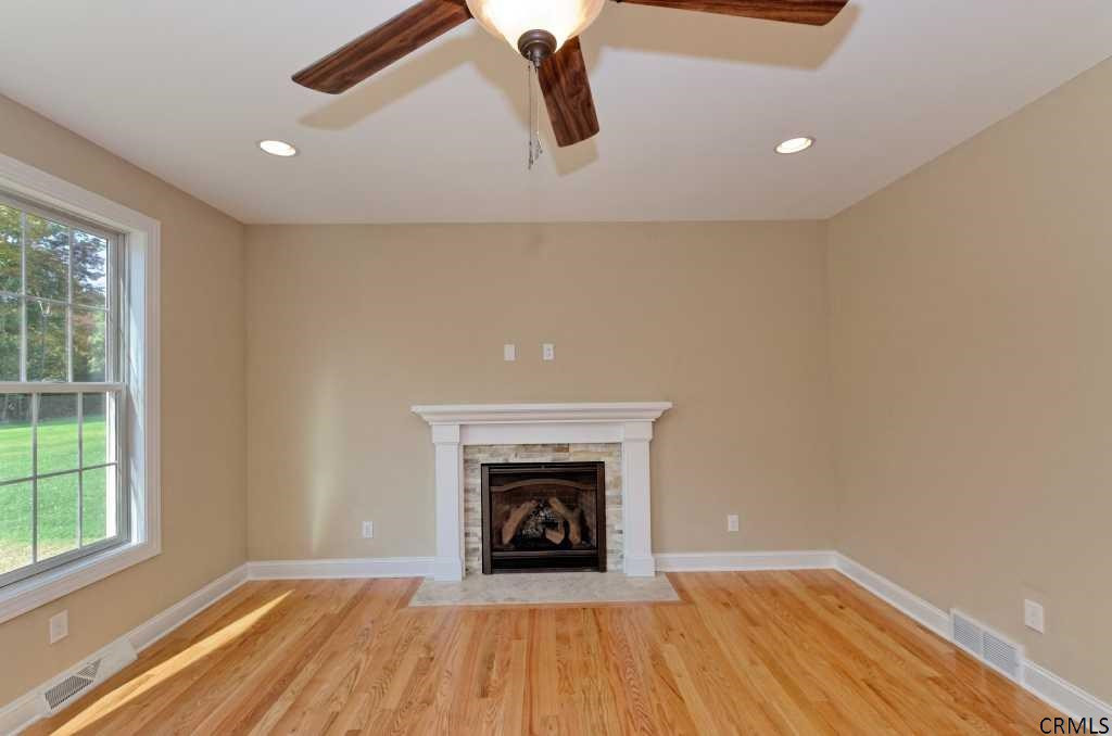 27 Charterpoint Road Colonie, NY 12189 - Photo 11 of 25 Photo 11