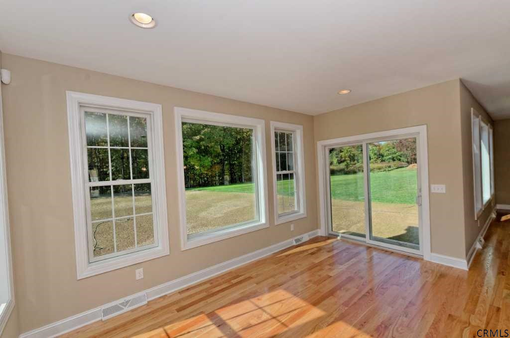 27 Charterpoint Road Colonie, NY 12189 - Photo 16 of 25 Photo 16
