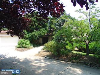 18 Brandon Road Pennington, NJ 08534 - Photo 2 of 12 View