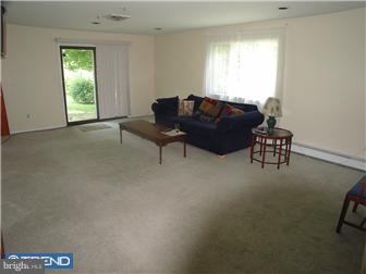 18 Brandon Road Pennington, NJ 08534 - Photo 11 of 12 Great Room
