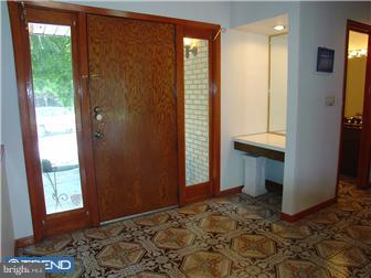 18 Brandon Road Pennington, NJ 08534 - Photo 3 of 12 Foyer