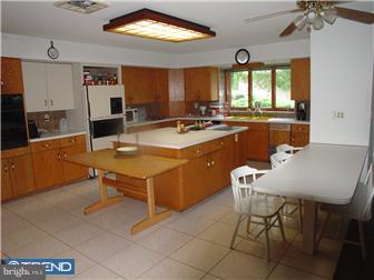 18 Brandon Road Pennington, NJ 08534 - Photo 5 of 12 Kitchen