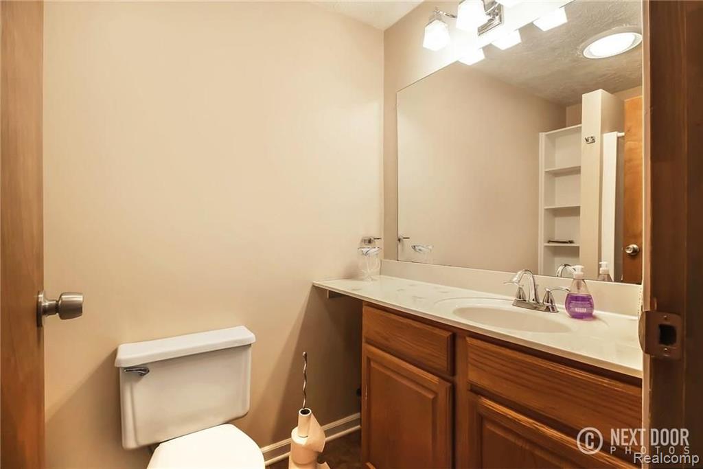768 Hemingway Road Lake Orion, MI 48362 - Photo 18 of 53
