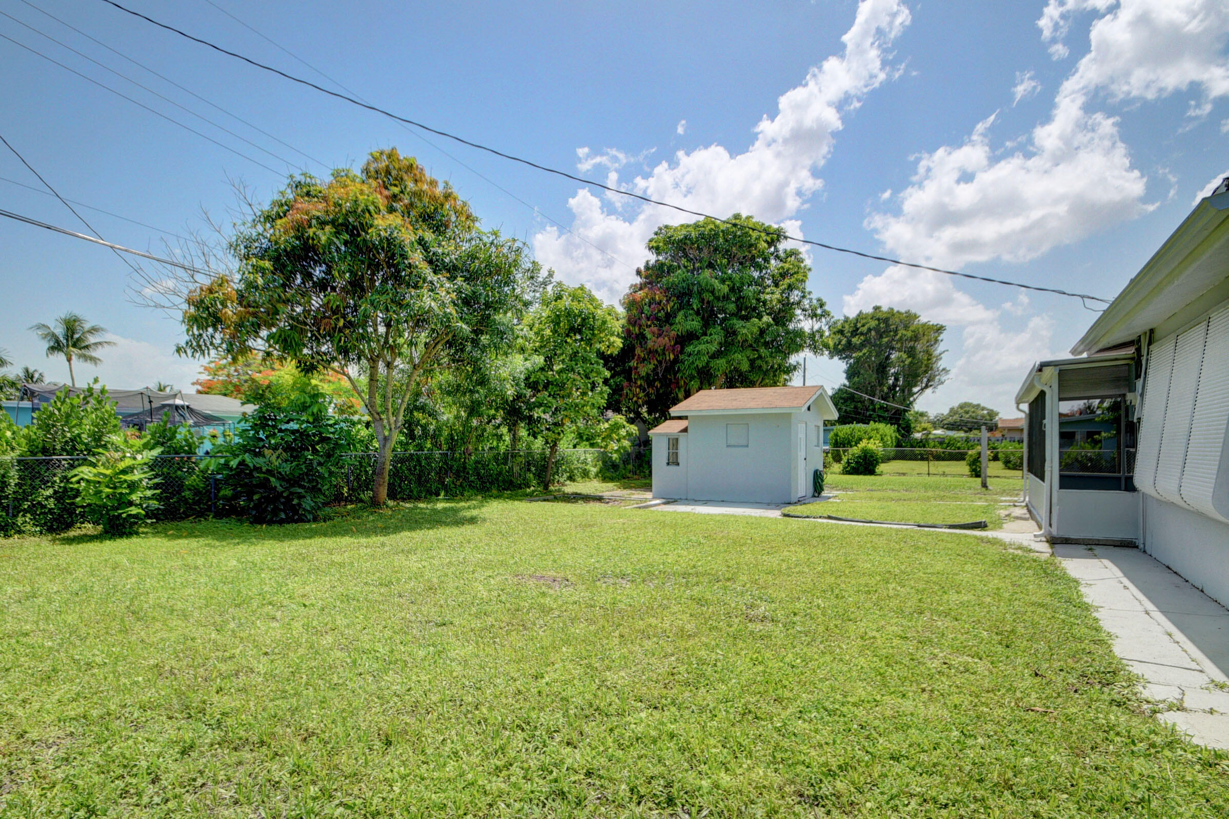 1064 Wilkinson Road Lantana, FL 33462 - Photo 25 of 36 yard