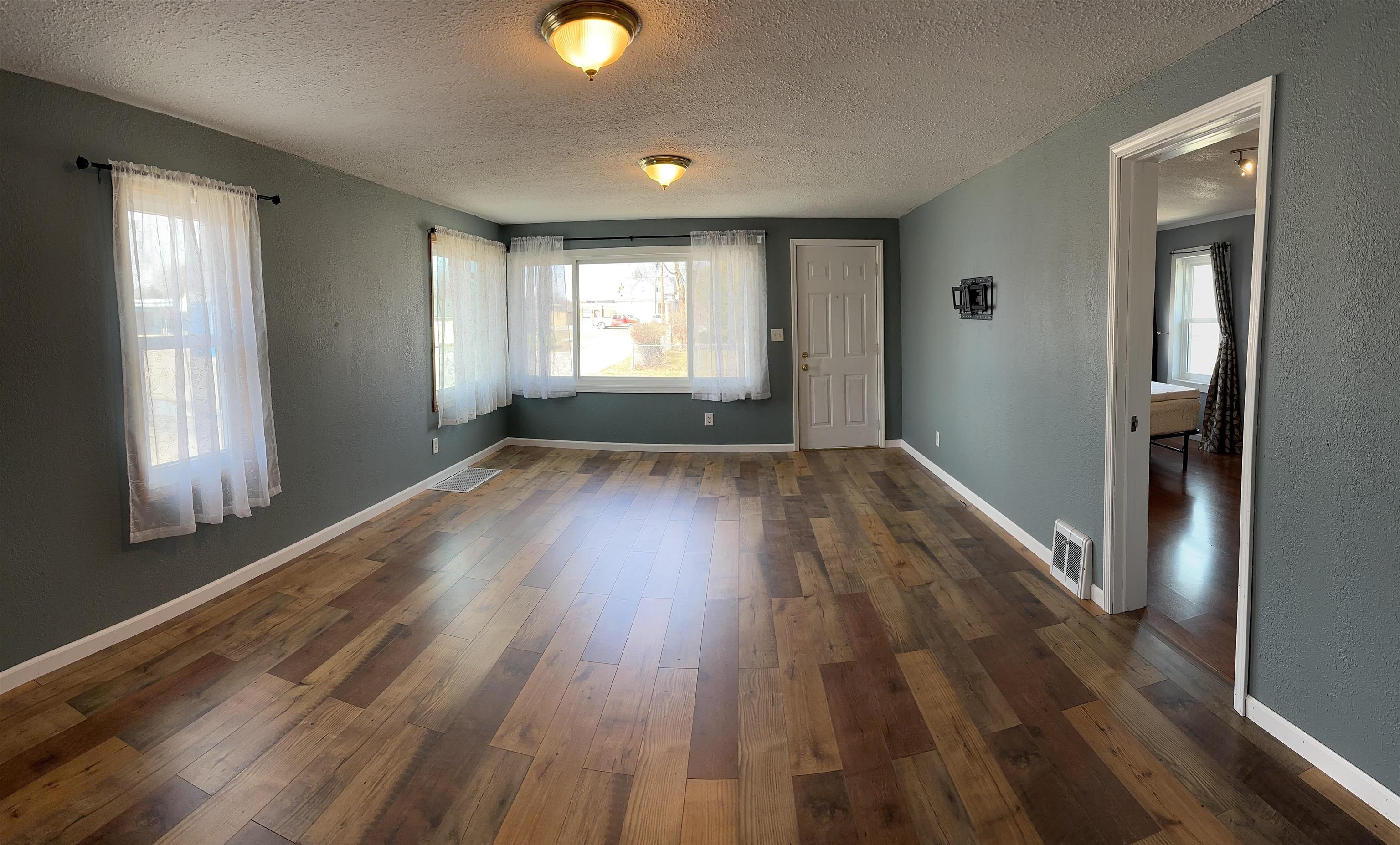 413 West 4th Street Pinconning, MI 48650 - Photo 15 of 55