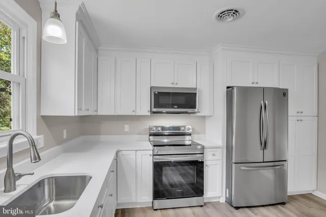 $389,950 | 124 Holly Drive, Mechanicsburg, PA 17055