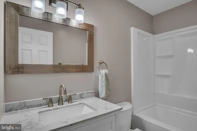 $389,950 | 124 Holly Drive, Mechanicsburg, PA 17055