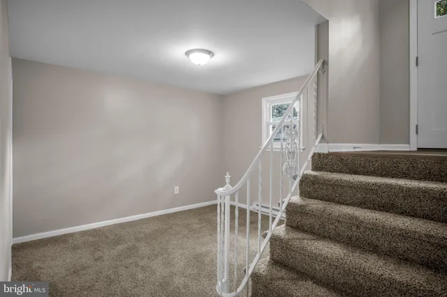 $389,950 | 124 Holly Drive, Mechanicsburg, PA 17055