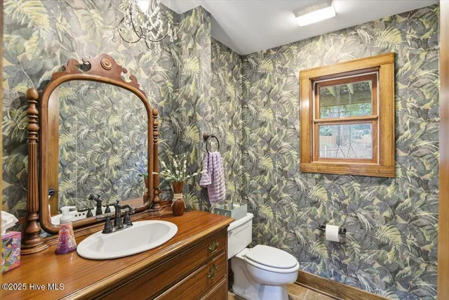 $725,000 | 575 South Valley Road, Southern Pines, NC 28387