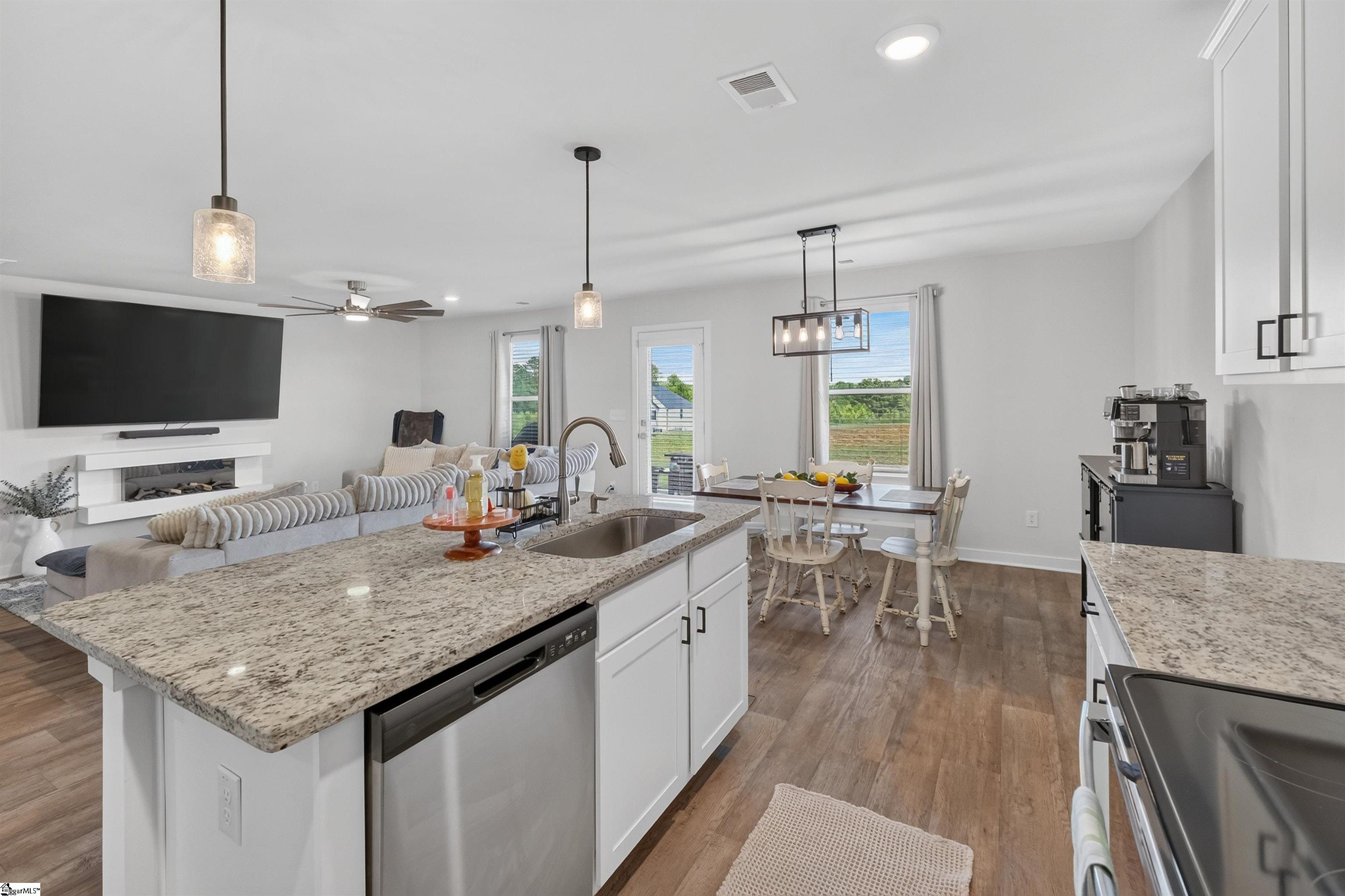 151 Poplar Springs Road Walhalla, SC 29691 - Photo 8 of 32