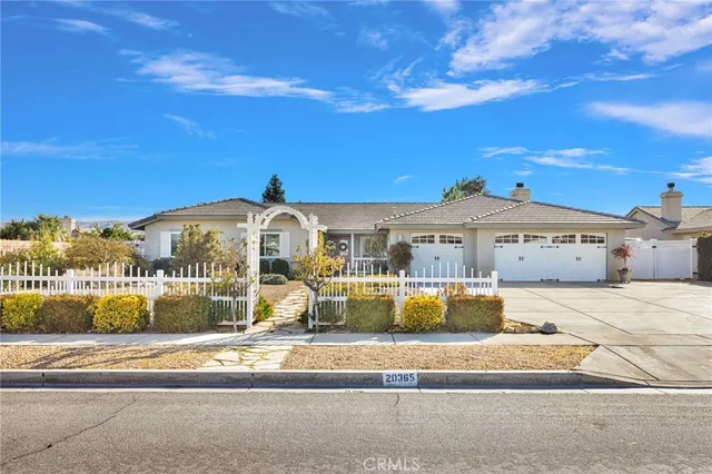 $619,000 | 20365 Hohokam Road, Apple Valley, CA 92308