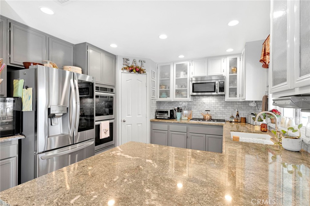 20365 Hohokam Road Apple Valley, CA 92308 - Photo 16 of 57