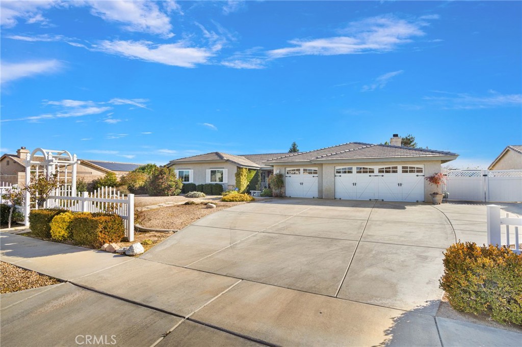 20365 Hohokam Road Apple Valley, CA 92308 - Photo 2 of 57