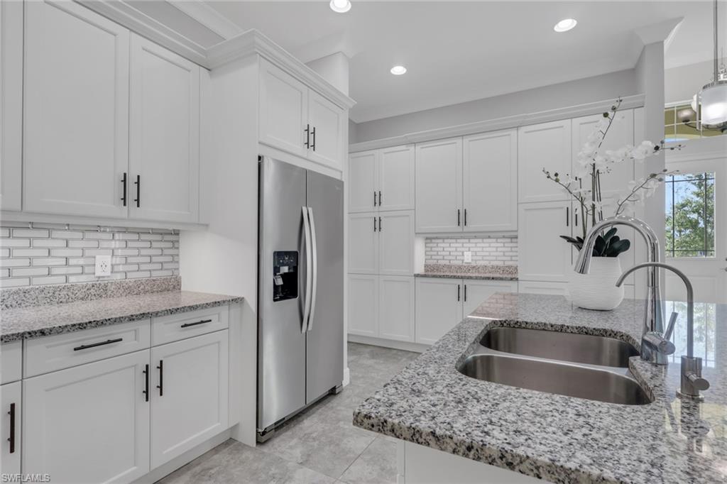 6933 Saona Court Naples, FL 34113 - Photo 12 of 44