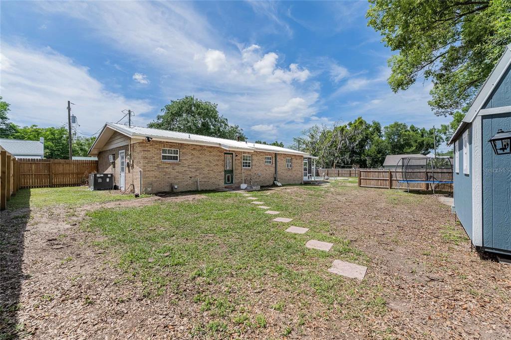 218 North Maple Lane Fort Meade, FL 33841 - Photo 25 of 37 a view of a backyard
