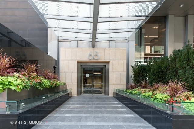 65 East Monroe Street, Unit 4222 Chicago, IL 60603 - Photo 1 of 4