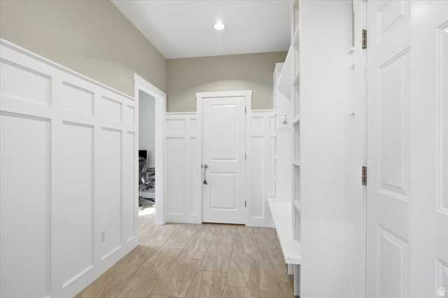 353 Robin Street Smithfield, UT 84335 - Photo 17 of 70 View of hall