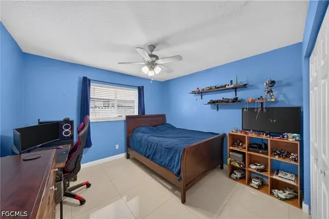$365,000 | 622 Southeast 10th Avenue, Cape Coral, FL 33990