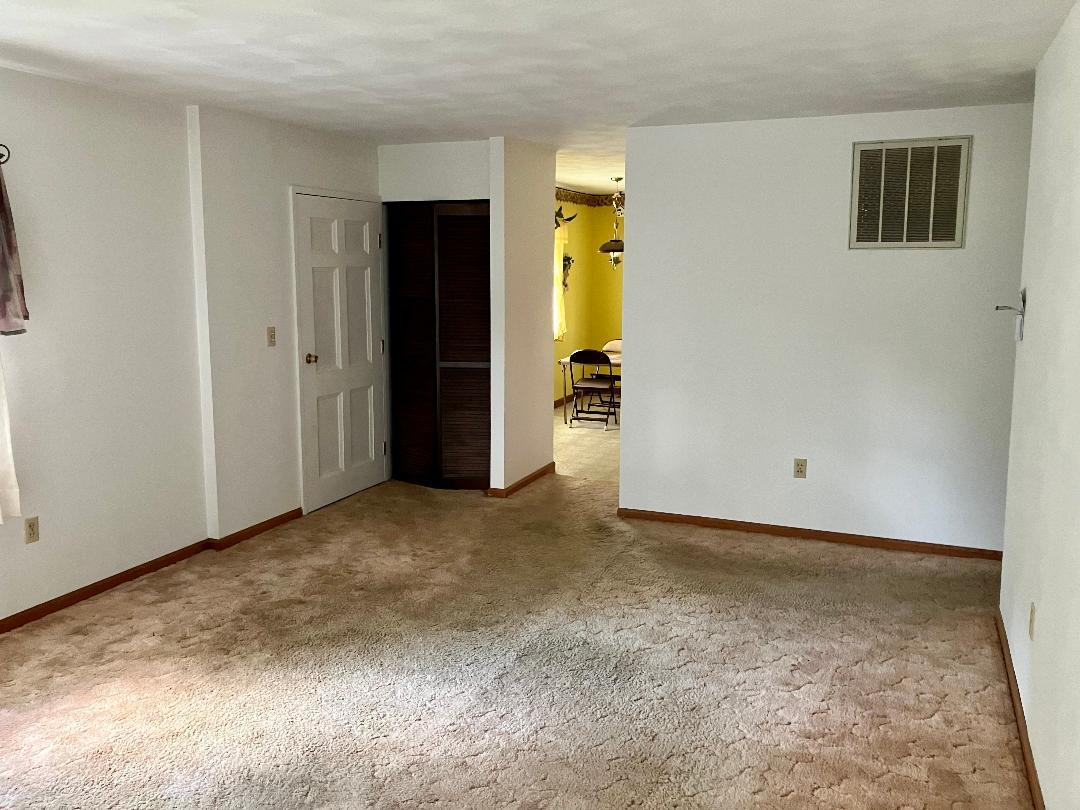 1327 Long Street Dixon, IL 61021 - Photo 5 of 18