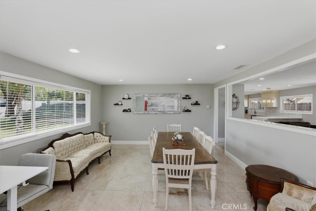 15745 Saddleback Road Riverside, CA 92506 - Photo 17 of 44 Living and Dining