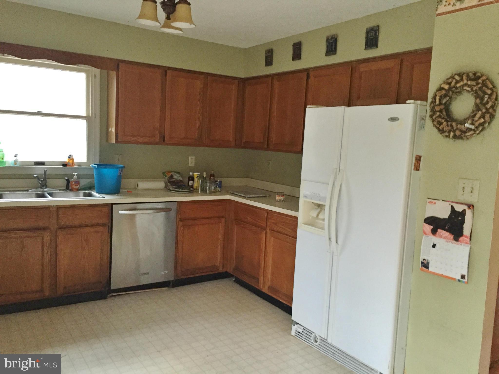 1440 Chestnut Grove Road Winchester, VA 22603 - Photo 3 of 24 Kitchen