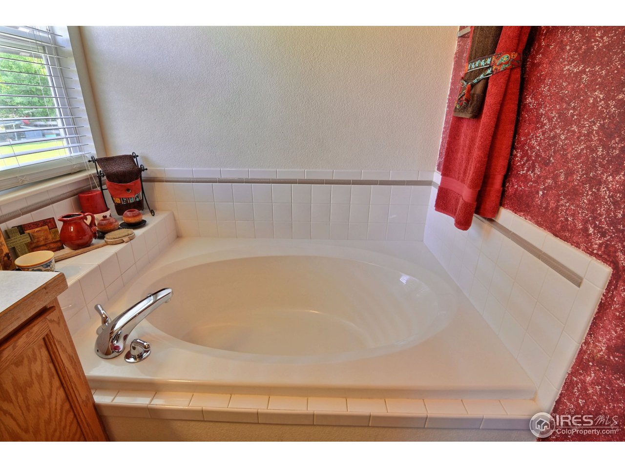 1345 Black Hawk Road Eaton, CO 80615 - Photo 17 of 34 Soaking Tub