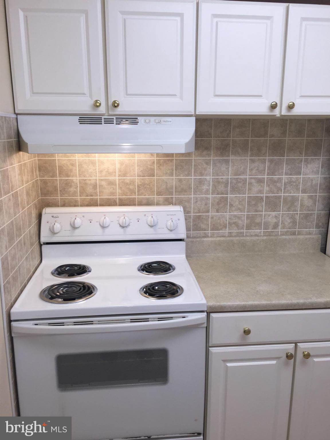 911 Regency Road Woodbridge, VA 22191 - Photo 11 of 25 Kitchen