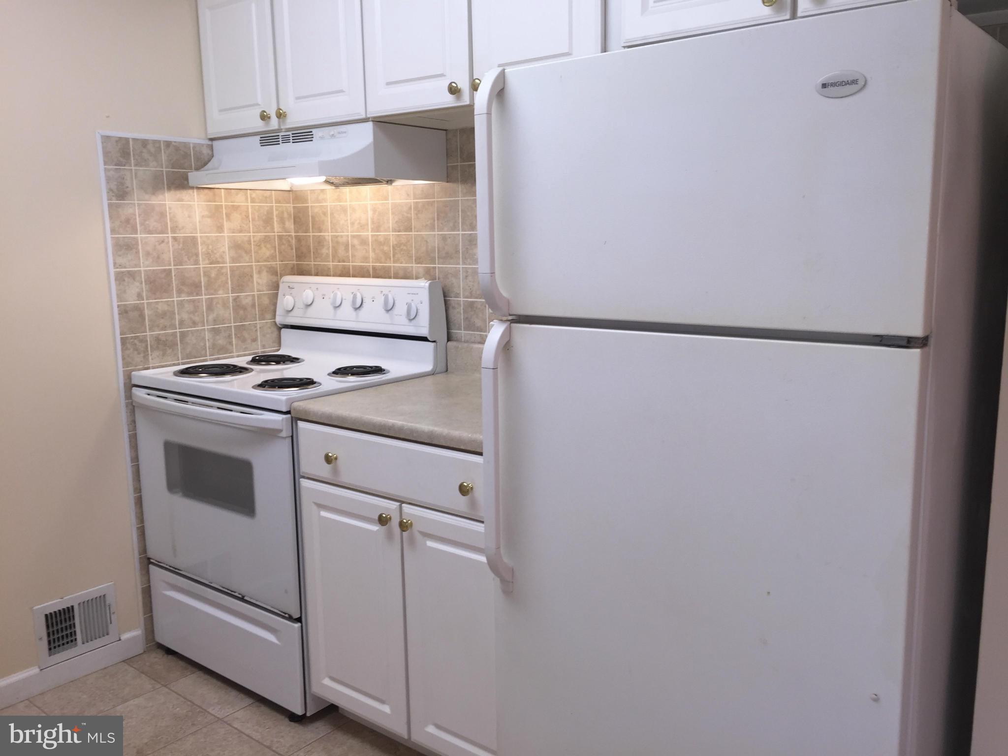 911 Regency Road Woodbridge, VA 22191 - Photo 12 of 25 Kitchen