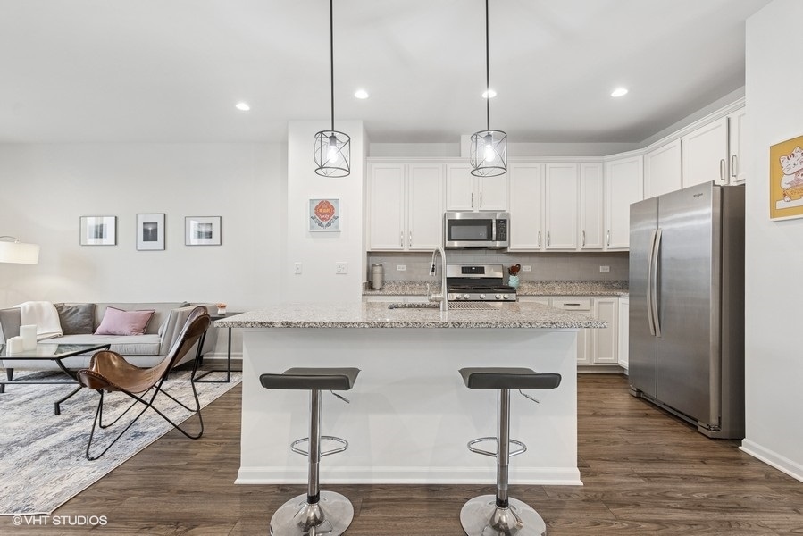 855 Finley Drive Aurora, IL 60504 - Photo 3 of 23