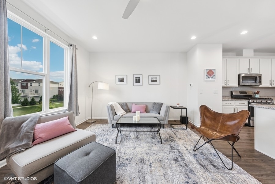 855 Finley Drive Aurora, IL 60504 - Photo 5 of 23