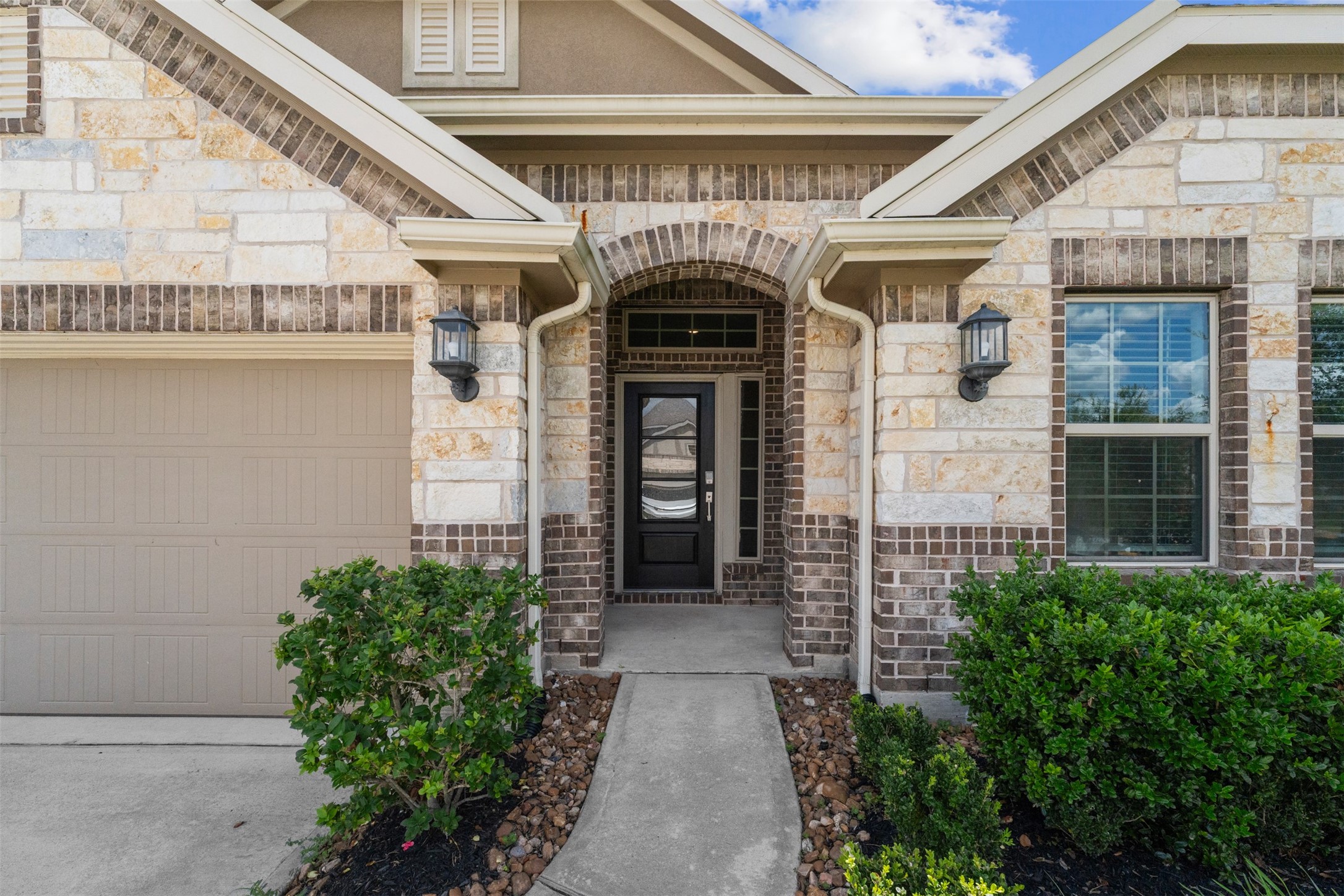 4331 Tawny Timber Drive Spring, TX 77386 - Photo 3 of 49 Gallery Image 3