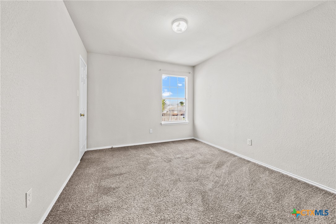 2117 Schwald Road Killeen, TX 76543 - Photo 24 of 29 an empty room with cabinet