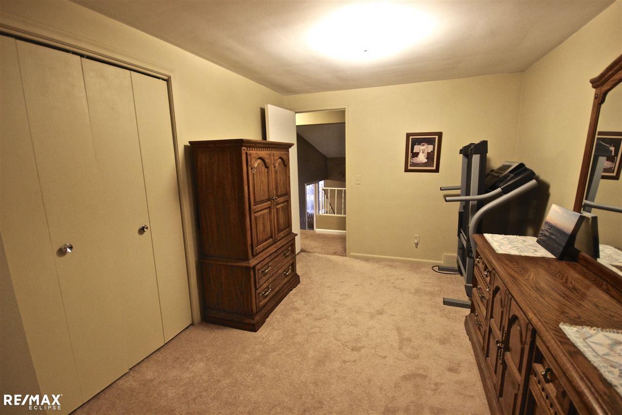 17952 Rainbow Road Fraser, MI 48026 - Photo 15 of 37 31305940-14.JPG