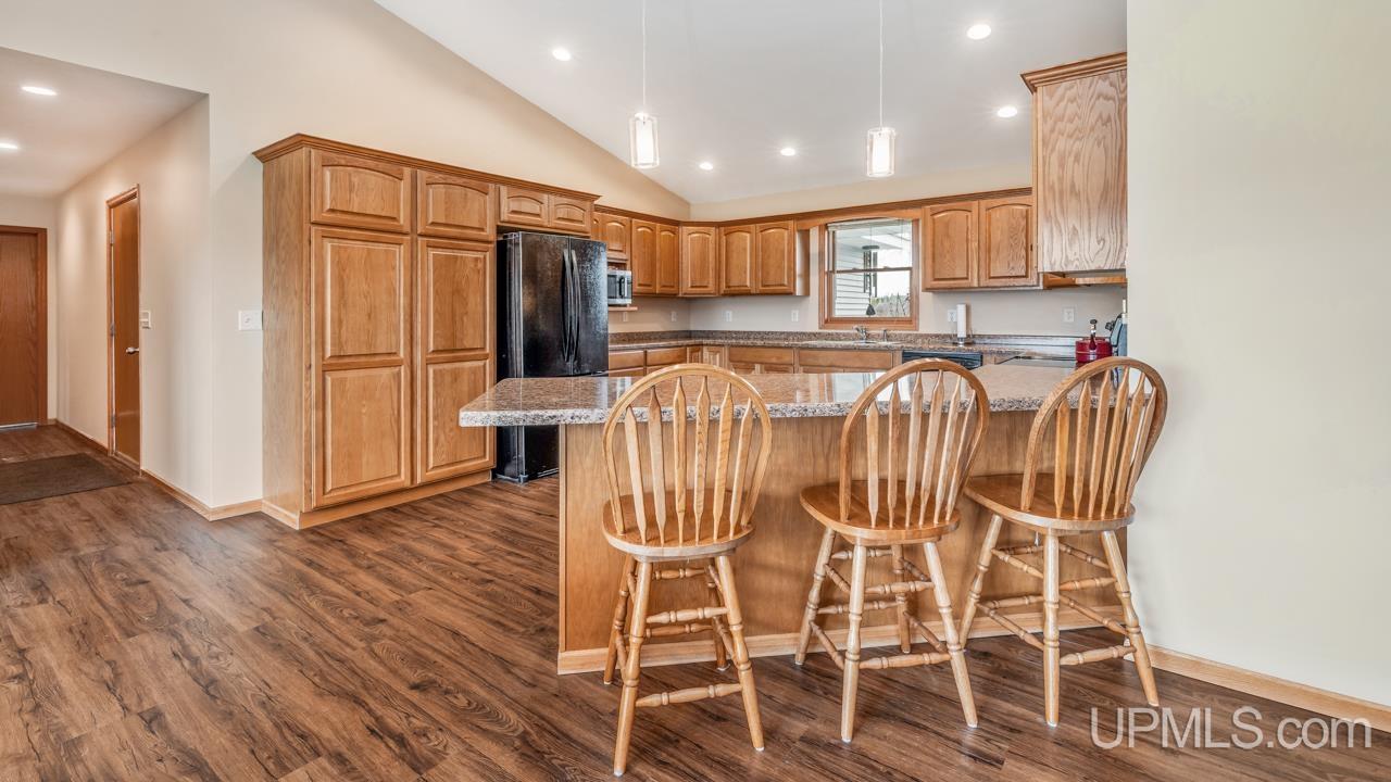 6230 East 5th Road Bark River, MI 49807 - Photo 11 of 48