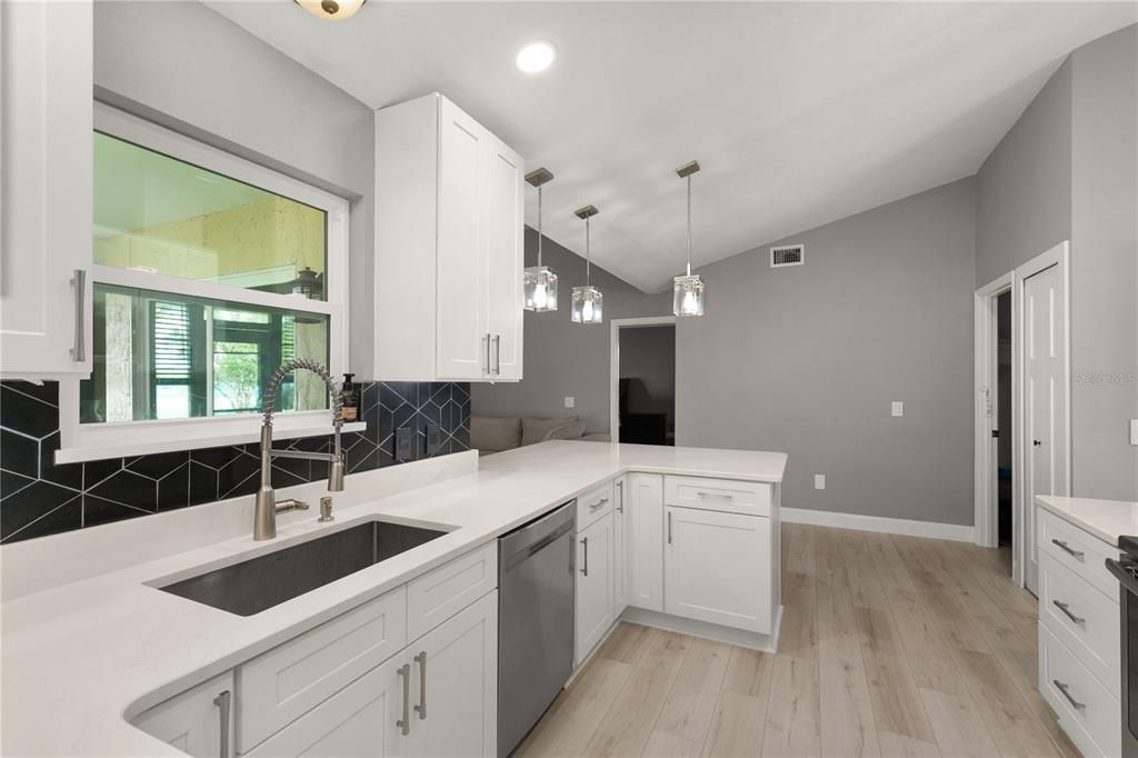 2161 Vance Road Deltona, FL 32738 - Photo 10 of 43 Kitchen