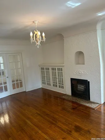 $1,200 | 1037 West Magnolia Avenue, San Antonio, TX 78201