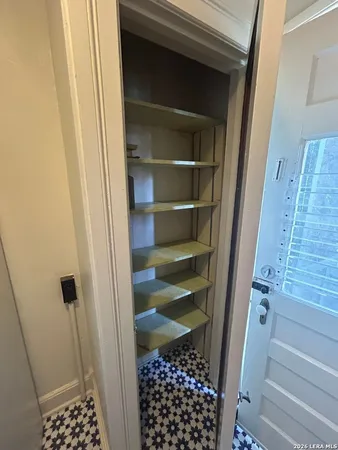 $1,200 | 1037 West Magnolia Avenue, San Antonio, TX 78201