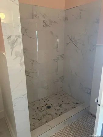 $1,200 | 1037 West Magnolia Avenue, San Antonio, TX 78201