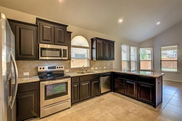 $2,045 | 11325 Gold Canyon Drive, Fort Worth, TX 76052