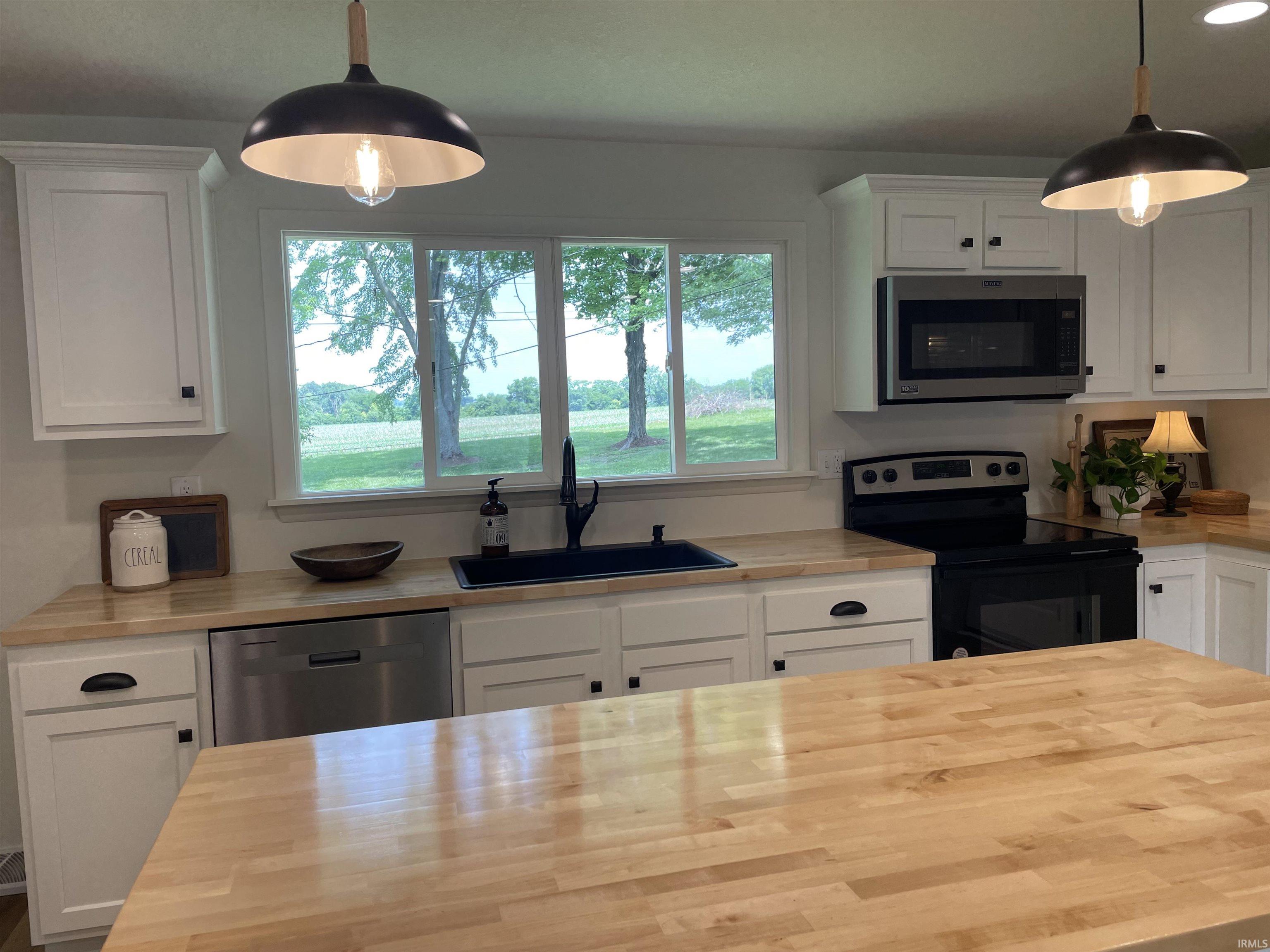1110 East Cooper Road Muncie, IN 47303 - Photo 2 of 19 Gallery Image 2