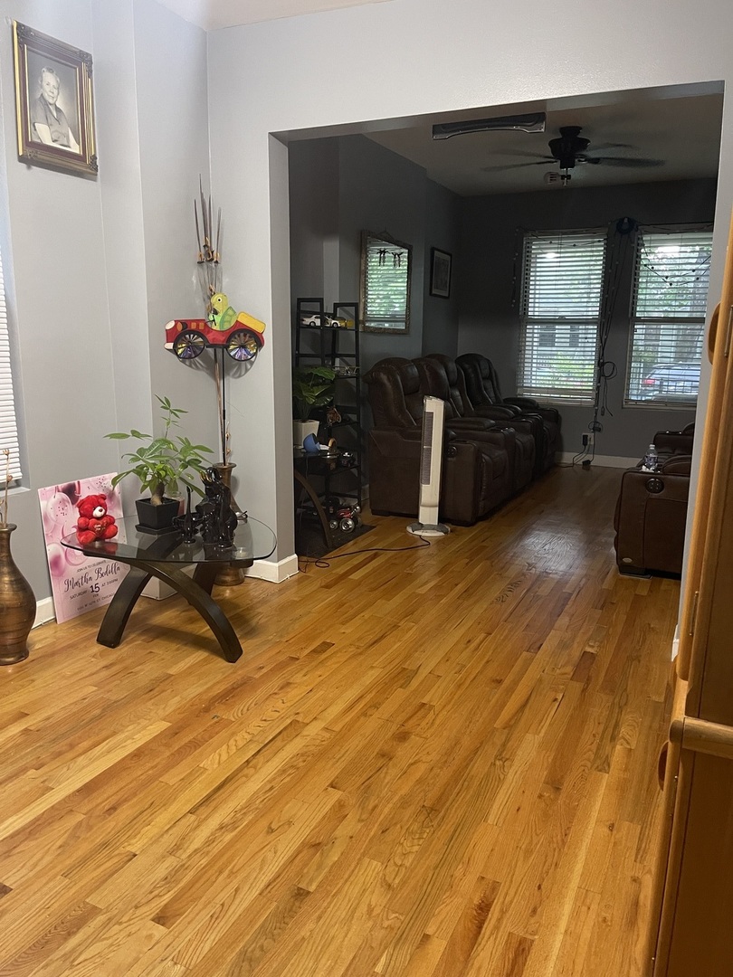 3513 West Beach Avenue Chicago, IL 60651 - Photo 4 of 17